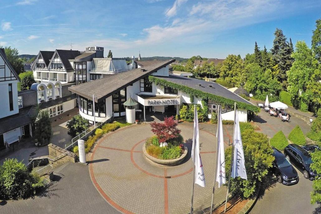 Parkhotel Nuembrecht Exterior photo