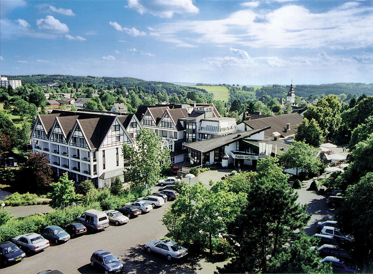 Parkhotel Nuembrecht Exterior photo